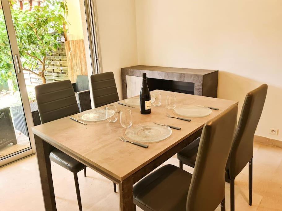 Avec Terrasse Et Piscine *